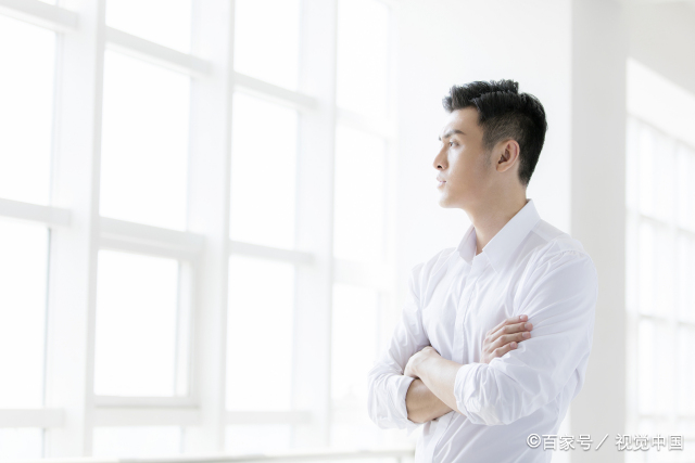 天蝎不主动找你但是理你  天蝎男不主动联系但你联系回应热情