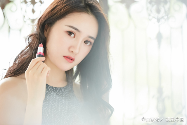 天蝎女喜欢你的8个预兆  天蝎女喜欢你最明显的表现