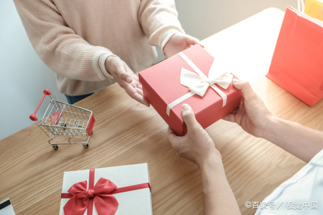过年送礼品送什么给长辈  过年送什么礼品给长辈