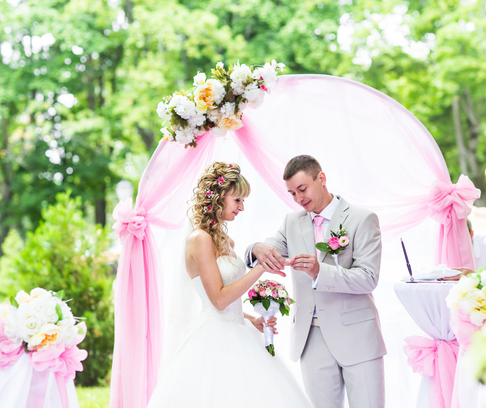 属猪的人2023年结婚利月吉日，属猪的人2023年哪月结婚好呢